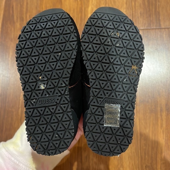 Guess Sneakers‎ - Picture 5 of 7